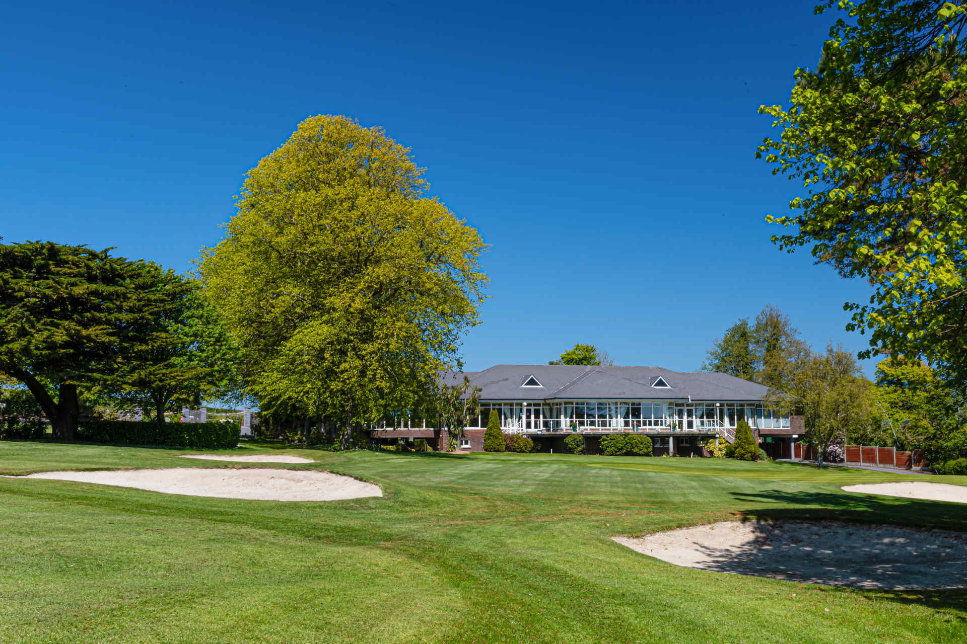 18th Green and Clubhouse at Skerries Golf Club